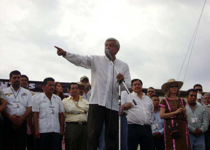 AMLO no ve mal reunión de obispo con crimen organizado/ Fuente: Wikimedia Commons