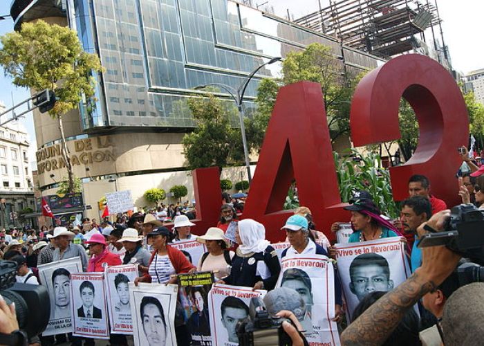 Manifestación Ayotzinapa/Fuente: Wikipedia