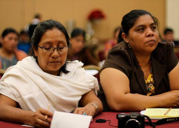Plasmar lenguas indígenas en literatura ayuda a preservar la memoria de los pueblos que las hablan (Foto: Conversatorio sobre Derechos de las Mujéres Indígenas