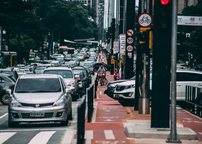 Sin una buena inversión en transporte público y ante severos problemas de inseguridad, los mexicanos han optado por utilizar apps de transporte para movilizarse.