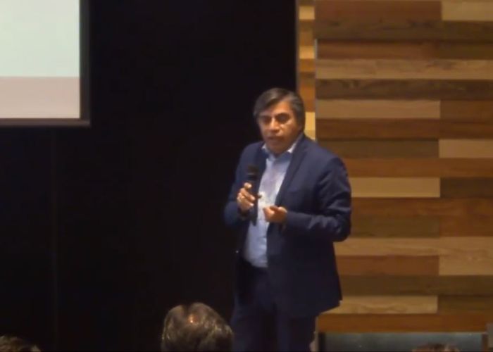 Durante un evento organizado por los alumnos del CIDE, el asesor económico de AMLO explicó de donde obtendrían 500 mil millones de pesos y en que los usarían.