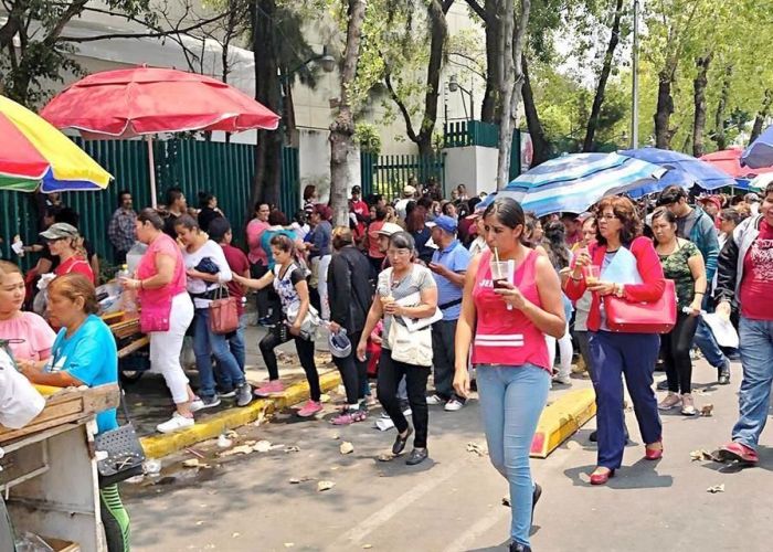 PRI ofrece 500 pesos por copia ine (Foto:Reforma)