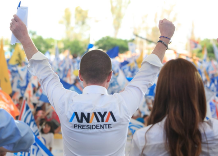 Anaya publicó en su twitter una fotografía cerrando su campaña electoral. 