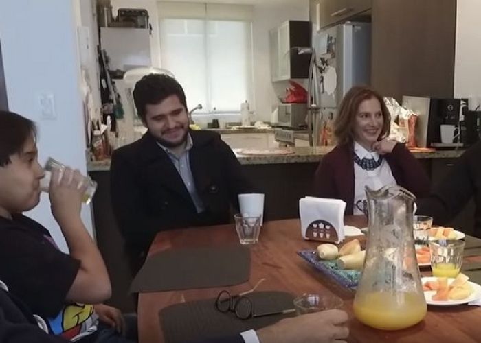 Andrés Manuel López Obrador en casa con su familia.