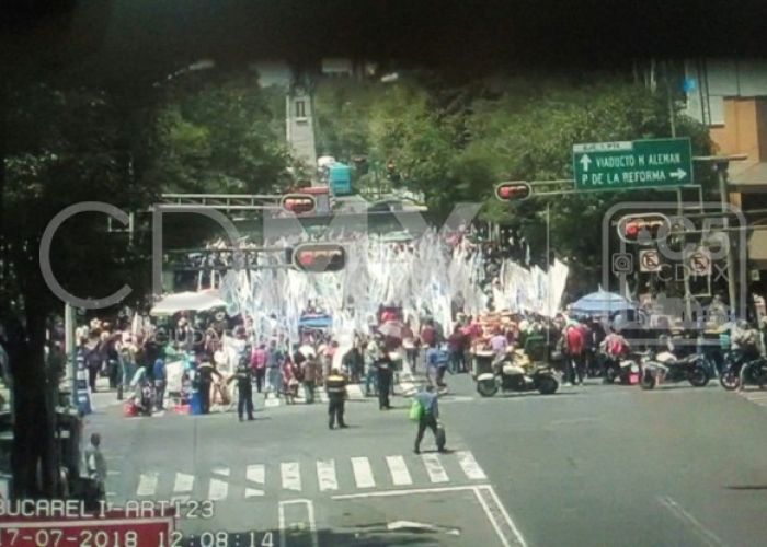 Marcha de campesinos sobre Reforma Foto: Twitter del C5 CDMX