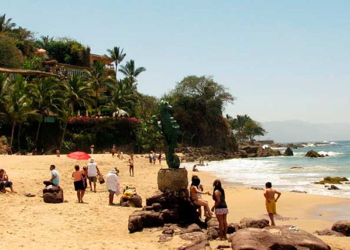 Puerto Vallarta es la zona turística del Pacífico que aún se mantiene atractiva para los turistas. Foto:Paul Hamilton/algunos derechos reservados.  