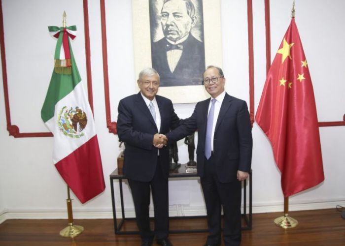 Reunión entre virtual presidente electo Andrés Manuel López Obrador y embajador de China en México, Qiu Xiaoqi Foto: Twitter Andres Manuel López Obrador @lopezobrador_