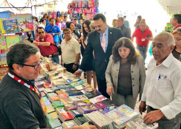 La Profeco proyectó que el gasto en útiles escolares por niño a nivel primaria podría superar los 2 mil 500 pesos (Foto: Twitter)