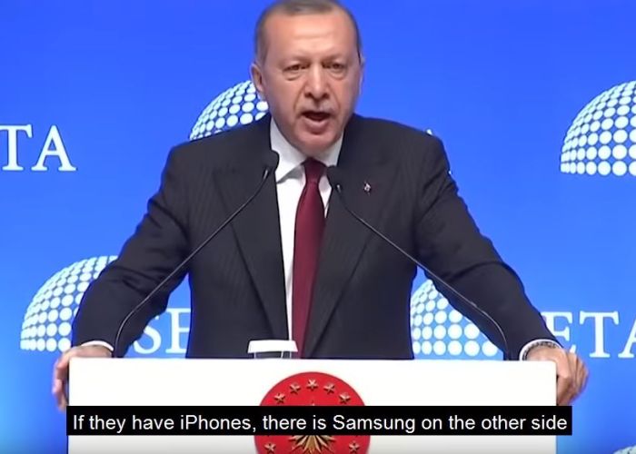 Recep Tayyip Erdoğan, presidente de Turquía, en cadena nacional llamando a boicotear los productos norteamericanos.