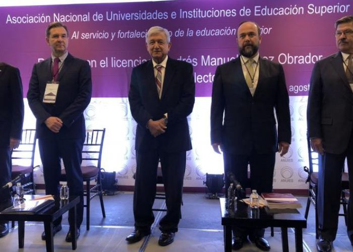 Andrés Manuel López Obrador en reunión con la Asociación Nacional de Universidades e Instituciones de Educación Superior Foto: Twitter Esteban Moctezuma Barragán @emoctezumab