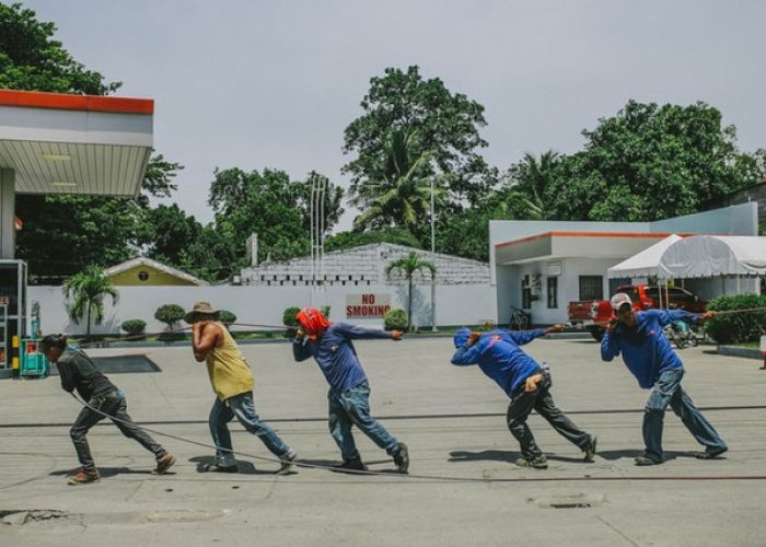 Cuatro de cada 10 mexicanos ganan por debajo del costo de una canasta alimentaria.