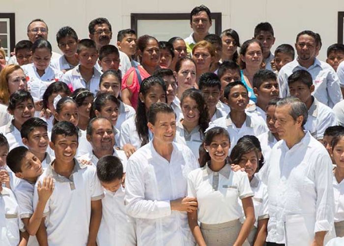 El Sistema Educativo Nacional atiende a aproximadamente 30 millones de alumnos (Foto: Presidencia de la República Mexicana)