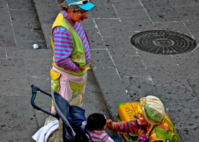 Hay más de 661 mil personas laborando en la calle al segundo trimestre del 2018, de acuerdo con el Inegi. Imagen vía: M.C.D.L.C.D.L/ Flickr