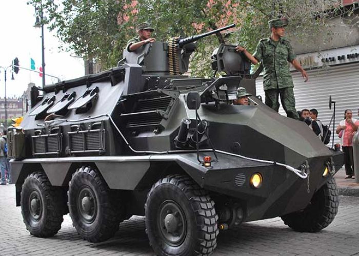 AMLO planteó en campaña la posibilidad de que el ejército fuera reemplazado paulatinamente por la policía en las calles (Foto: Thelma Datter)