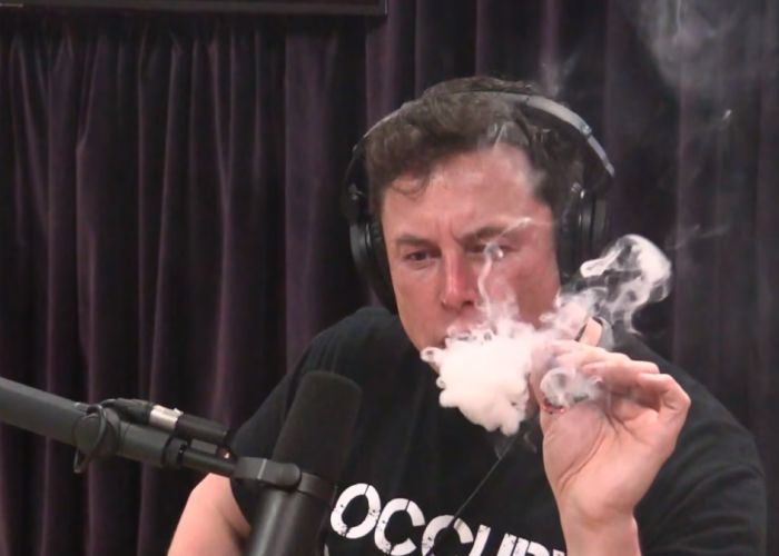 Elon Musk en el programa de Joe Rogan. 