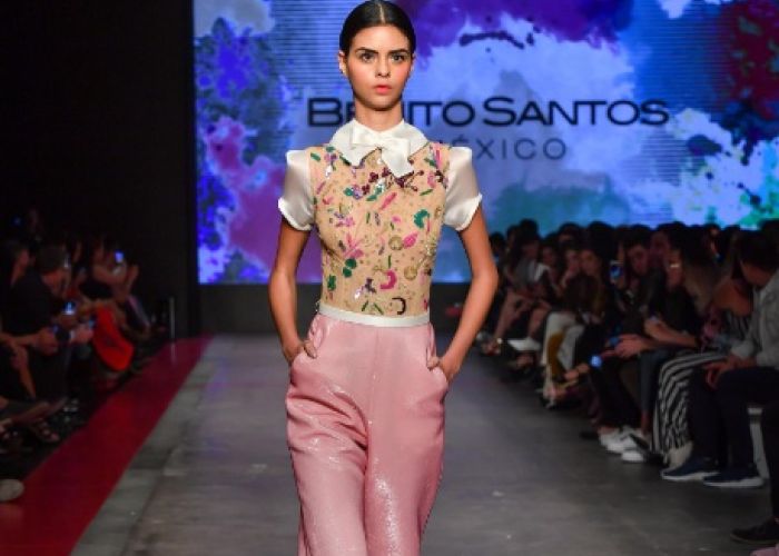 Desfile de Benito Santos durante la MBFWMx OI18. (Foto: Mercedes-Benz Fashion Week).