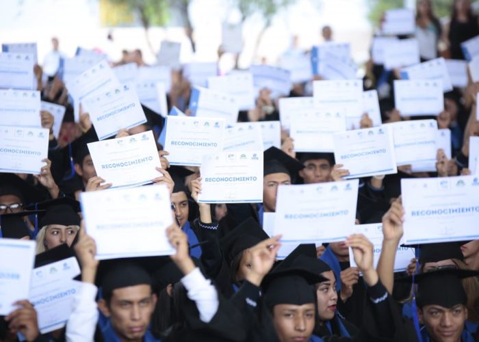 El telebachillerato comunitario no es lo óptimo, pero sí la única opción para más de 137 mil alumnos que de otra forma no tendrían la posibilidad de cursar el grado.