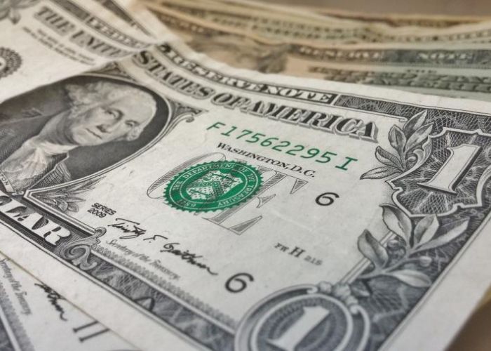 En lo contratos negociados a futuro en la bolsa de Chicago, se estima un tipo de cambio de 20 pesos por dólar para diciembre de 2018. 