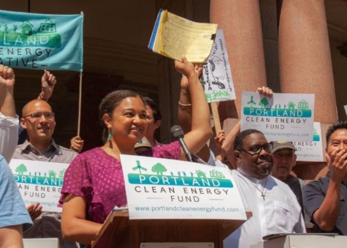 Los ciudadanos unidos en Portland votaron por imponer un nuevo impuesto del 1% de las ventas a los gigantes minoristas como Walmart.