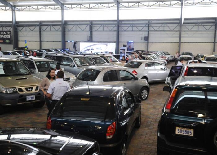 De enero a agosto, las ventas de autos al público sumaron 913 mil 726 unidades, una baja de 7.8%.