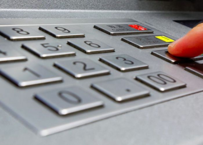 De acuerdo con la Cofece solo hay dos comisiones que urge regular, el cobro por uso de cajeros ajenos y por uso de terminales de punto de venta.