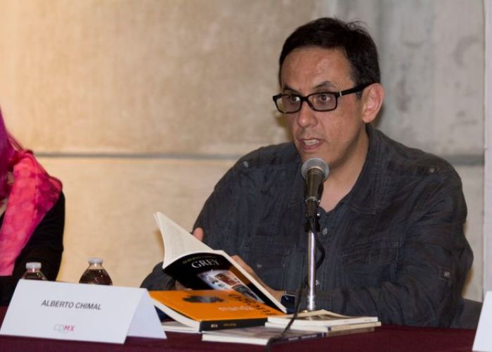 Alberto Chimal en la XVII Feria Internacional del Libro en el Zócalo CDMX, 2017 (Foto: Maritza Ríos, Secretaría de Cultura CDMX)