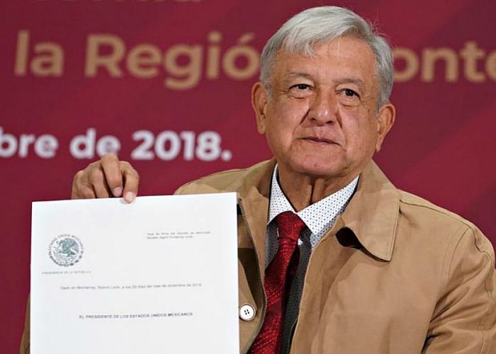 El presidente López Obrador en la firma del Decreto de Estímulos Fiscales Región Fronteriza Norte el 29 de diciembre en Monterrey, N.L.