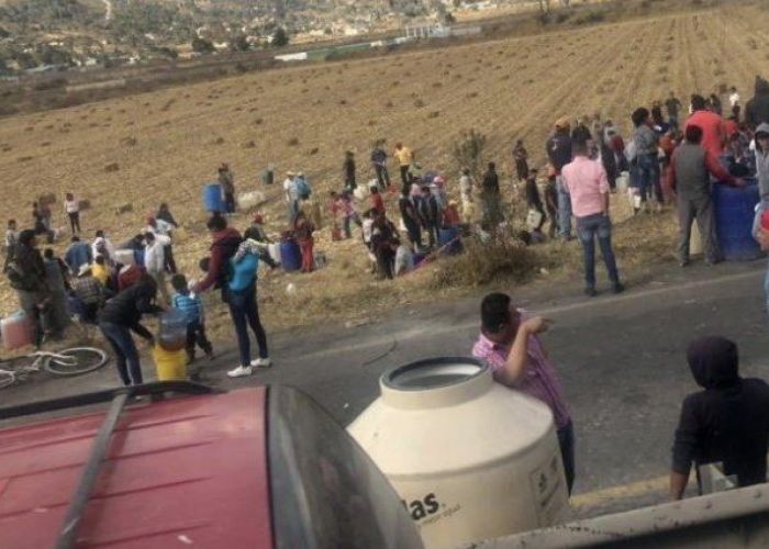 Toma clandestina de gasolina en Acambay, Estado de México.
