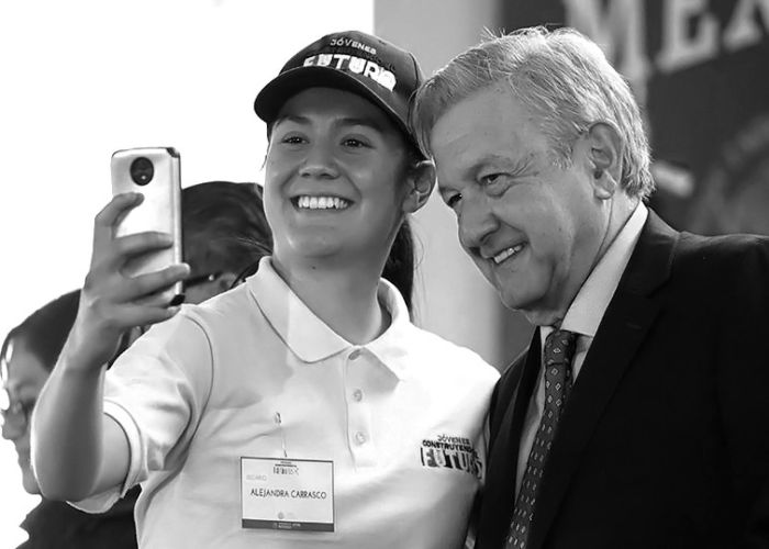 Arranque del Programa Jóvenes Construyendo el Futuro. (Foto: lopezobrador.org)