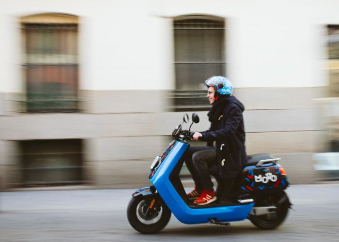En la CDMX la única empresa que renta motos eléctricas es Econduce. Foto: Movo España. 