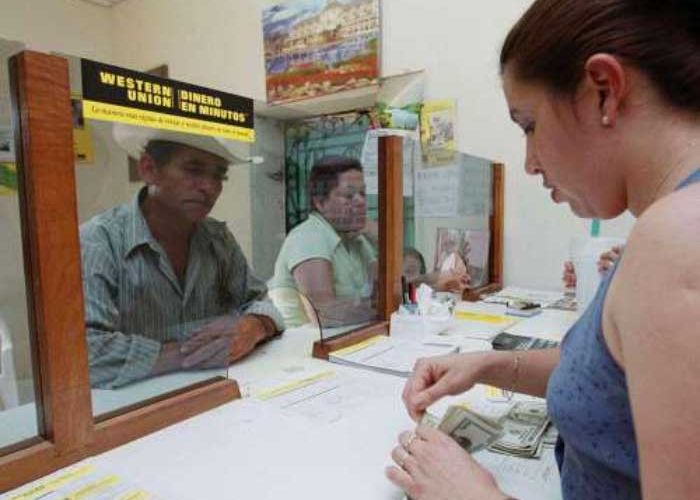 Las remesas que envían los paisanos desde el extranjero sumaron 3,375 millones de dólares en agosto, 17% más que en el mismo mes del año pasado.