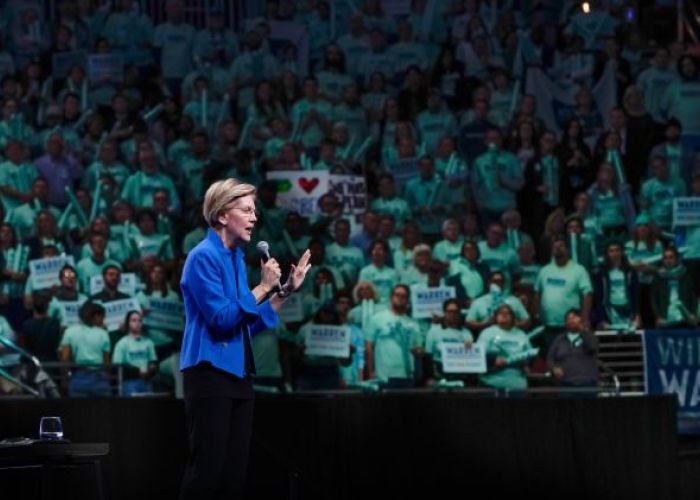 Elizabeth Warren, senadora por Massachusetts y precandidata demócrata a la presidencia de EU, en un evento en Iowa el pasado 2 de noviembre (Foto: Twitter @ewarren)