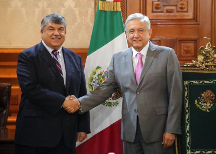 Richard Trumka, presidente del AFL-CIO -la mayor central obrera de EU- con el presidente Andrés Manuel López Obrador el 5 de septiembre pasado en Palacio Nacional (Foto: Twitter)