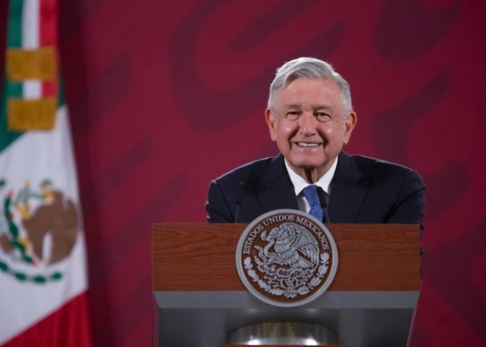 El presidente López Obrador durante su conferencia de prensa en Palacio Nacional, horas antes de viajar a Washington en un vuelo comercial con escala en Atlanta. (Foto: lopezobrador.org.mx)