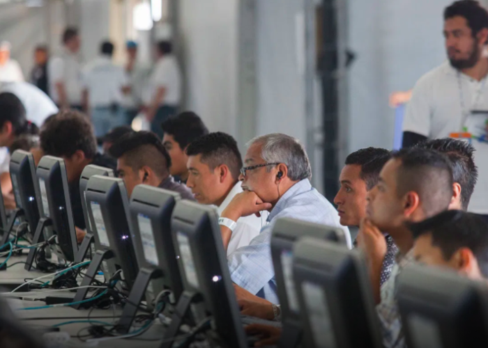 En México, el buscador más popular es Google, en tanto que algunas de las redes sociales más utilizadas son Facebook y sus filiales.