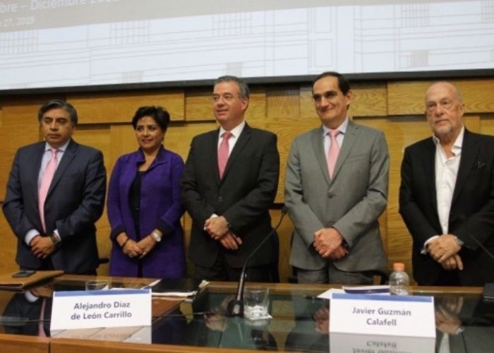 La Junta de Gobierno del Banco de México está conformada por cinco miembros.