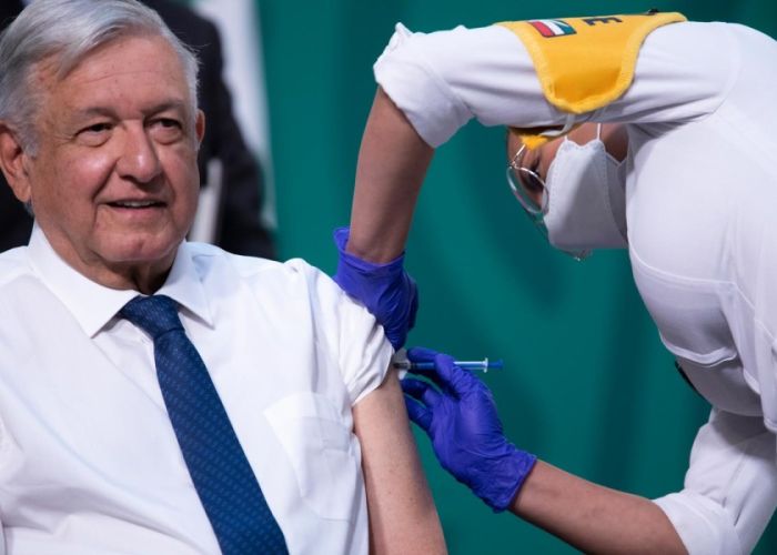 Al presidente López Obrador se le aplicó una vacuna de AstraZeneca en Palacio Nacional el 20 de abril (Foto: lopezobrador.org.mx)