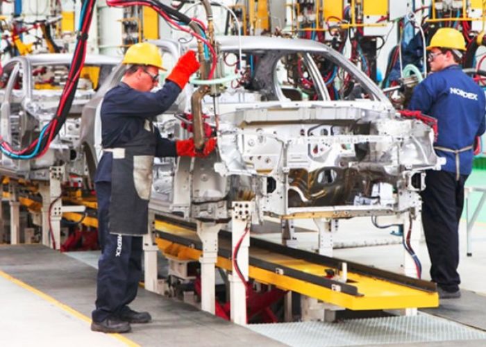 El aumento de los salarios podría comenzar un círculo viciosos, pues los empresarios trasladarían los nuevos costos al consumidor final. (Foto: Gobierno de México)