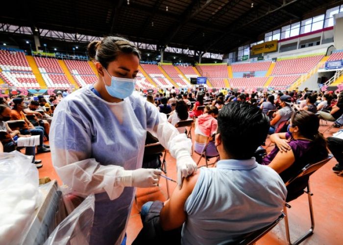 Módulo de vacunación en Jalisco, uno de los estados por debajo del nivel nacional (Foto: @saludjalisco)