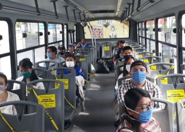 Autobús de pasajeros. El tener auto propio es una de las características más comunes de la clase media por encima de la baja. (Foto: Gobierno de Puebla)