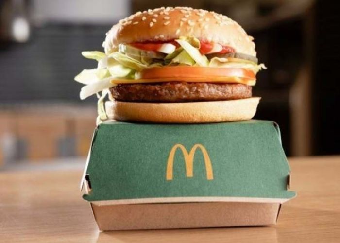 McDonald's, KFC y Burger King, se han sumado a la inversión de carne hecha a base de plantas. 