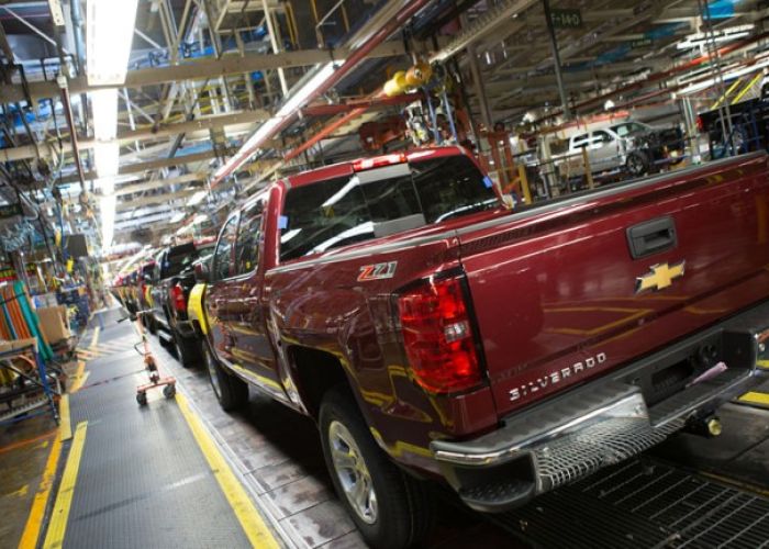 Producción del modelo Silverado en la planta de GM Silao. (Foto: General Motors)