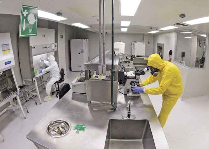 Con la renovación de este laboratorio, México mejorará su capacidad para investigar, detectar, aislar e incluso descubrir nuevos patógenos, como el SARS-CoV-2. (Foto: Benjamín Chaires/ Gaceta UNAM)