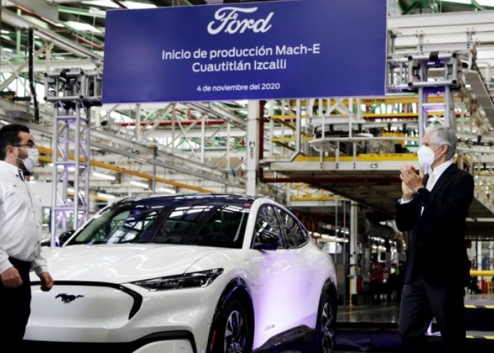 Presentación del Mach-E, primer vehículo eléctrico producido en México, en la planta de Ford en Cuautitlán Izcalli, Edomex. (Foto: Gobierno del Edomex)