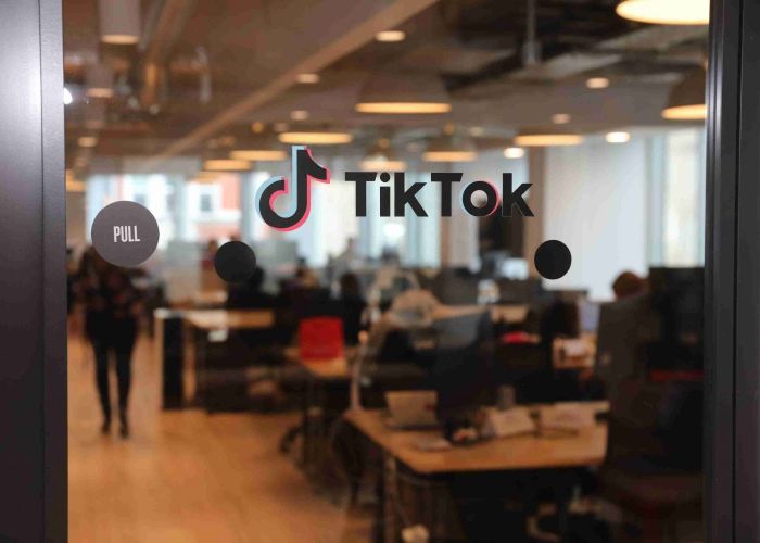 La actualización del sistema operativo IOS afectó a las redes sociales, ya que da la posibilidad de restringir el seguimiento del usuario en otras plataformas (Imagen: TikTok)