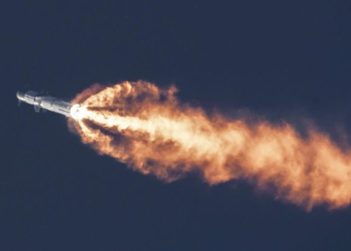 SpaceX aún tiene que diseñar una nave que se pueda mantener intacta en el espacio exterior. (Imagen: SpaceX)