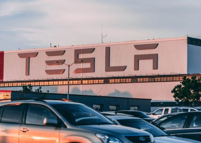 Tesla ha enfrentado varios problemas de seguridad relacionados con su sistema de piloto automático desde años atrás. (Imagen: Pexels)