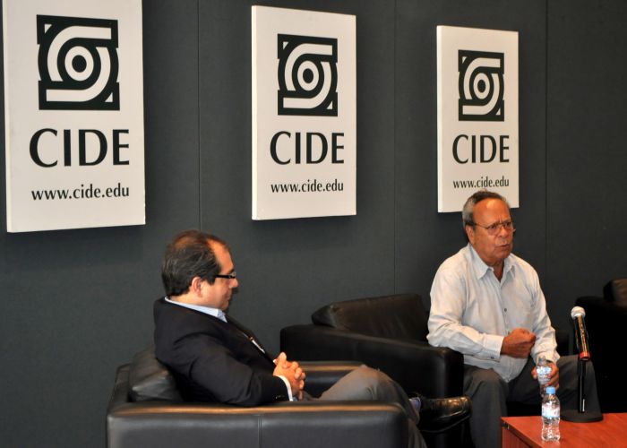 Jesus Silva-Herzog en una charla a estudiantes, en 2013.