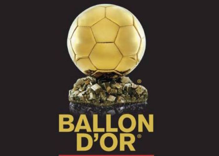 El balón de oro que otorga anualmente la revista France Football (francefootball.fr)