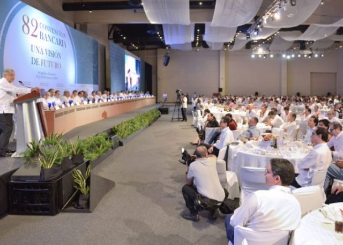 El presidente Andrés Manuel López Obrador dirigiéndose a los banqueros en su Convención anual el pasado 22 de marzo